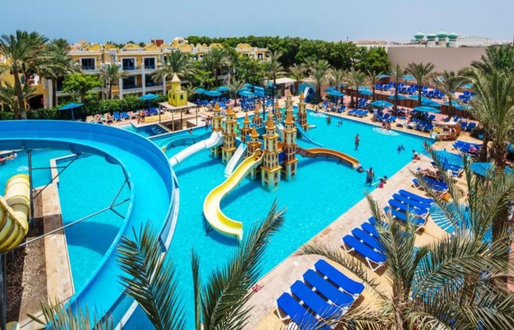 MIRAGE BAY HOTEL & AQUA PARK , SUITES , FLATES